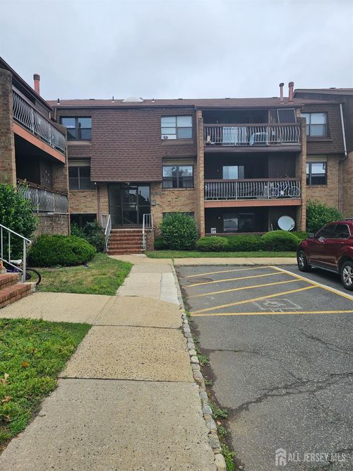 1714 Raspberry Ct, Edison, NJ, 08817-2745 | Card Image