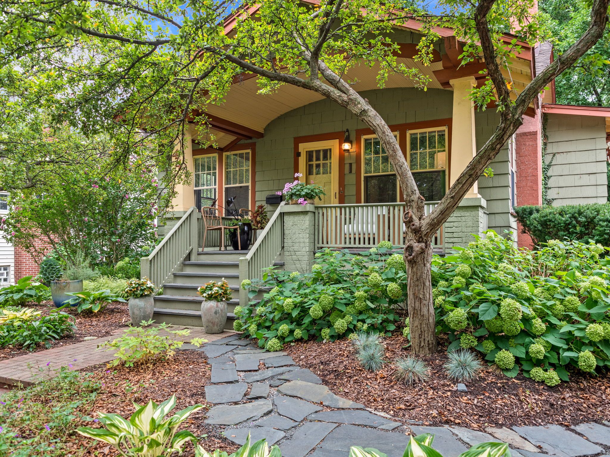 Devonshire Rd, Pleasant Ridge, MI 48069