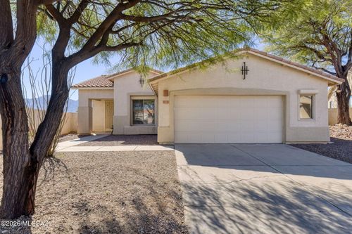 33 W Golden Spur Pl, Oro Valley, AZ, 85755-5719 | Card Image