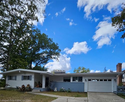 2549 Riverwood Dr, Port Huron, MI, 48060-2694 | Card Image