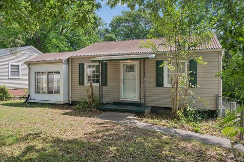 2 Maryland Ave, Greenville, SC, 29611-5623 | Card Image