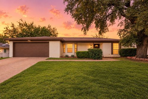 7613 N Richland Blvd, North Richland Hills, TX, 76180-6411 | Card Image