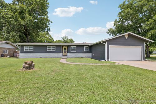 717 Se 11th St, Pryor, OK, 74361-7001 | Card Image