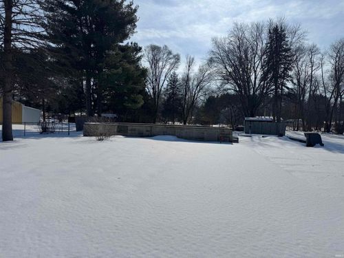 10710 Fairview Ave, Osceola, IN, 46561-9745 | Card Image