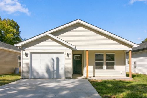 30 Warren St, Paris, TN, 38242-4771 | Card Image