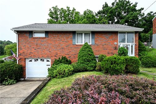3791 Cynthia Dr, Pittsburgh, PA, 15227-4505 | Card Image