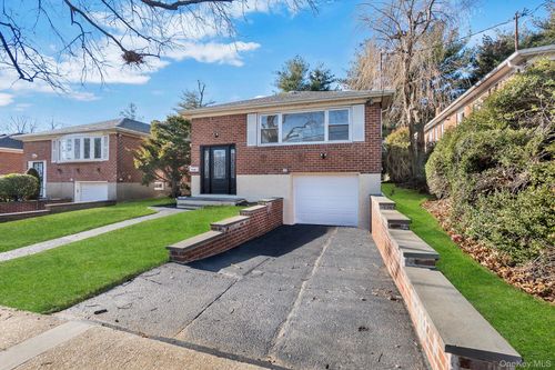 73 244th St, Little Neck, NY, 11362-2325 | Card Image