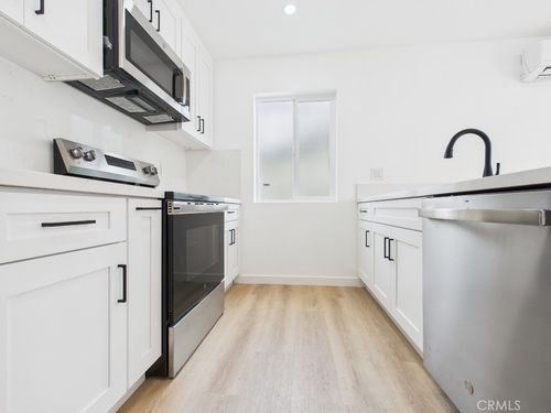 apt-5-748 Newport Ave, Long Beach, CA, 90804-5117 | Card Image