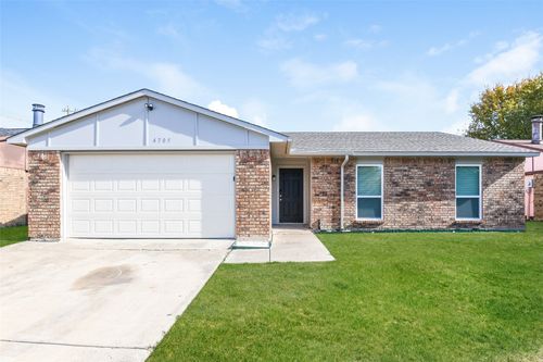 4705 Independence Trl, Grand Prairie, TX, 75052-2129 | Card Image