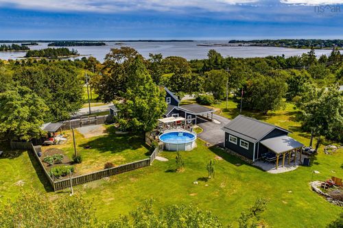 327 Brighton Rd, Lockeport, NS, B0T1L0 | Card Image