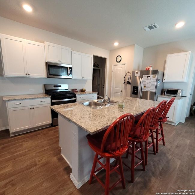 15703 Cardamom Cv, House other with 4 bedrooms, 3 bathrooms and null parking in Von Ormy TX | Image 6