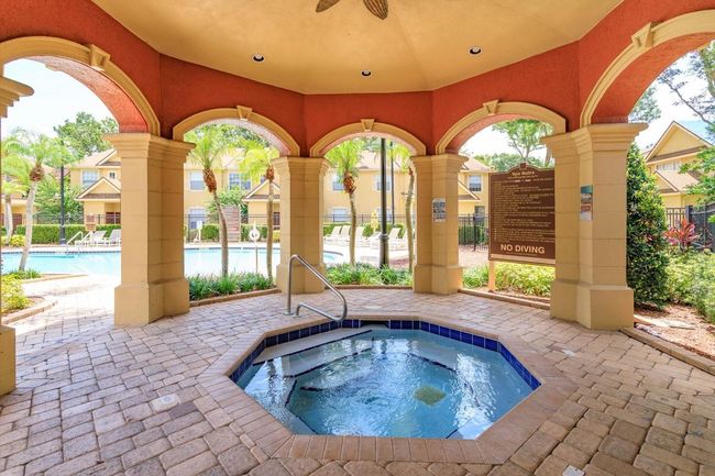 Community hot tub | Image 21