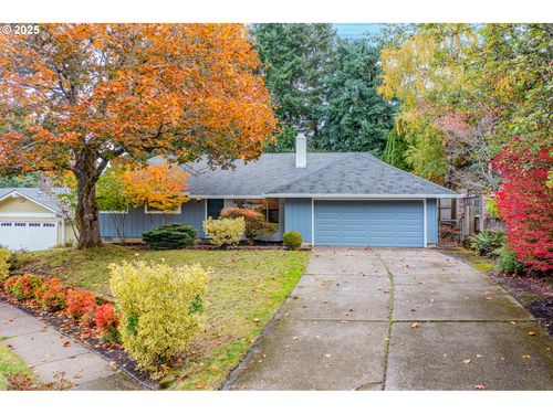8370 Sw Seminole Trl, Tualatin, OR, 97062-8124 | Card Image