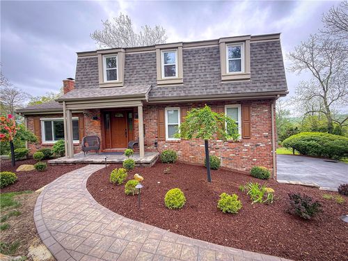 105 Mount Blaine Dr, Canonsburg, PA, 15317-2620 | Card Image