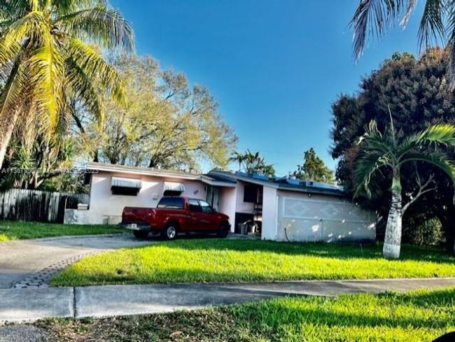 665 Ne 178th St, House other with 3 bedrooms, 2 bathrooms and null parking in Miami FL | Image 21