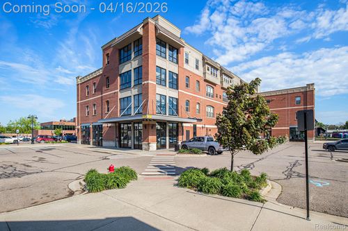 134 N Leroy St, Fenton, MI, 48430-3812 | Card Image