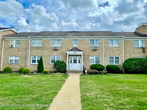 b-35 Manchester Ct, Freehold, NJ, 07728-3217 | Card Image