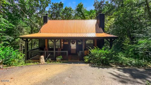 1712 Lake View Cir, Sevierville, TN, 37876-7408 | Card Image