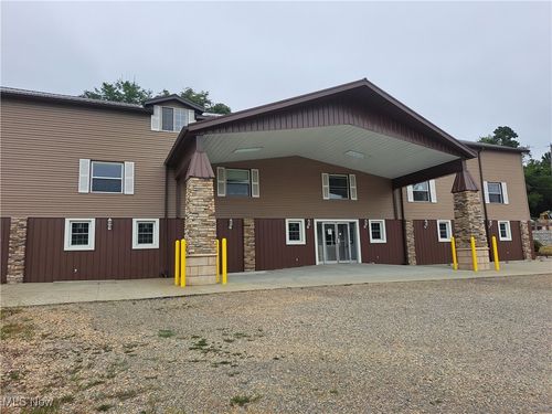 47445 National Rd, Saint Clairsville, OH, 43950-8812 | Card Image