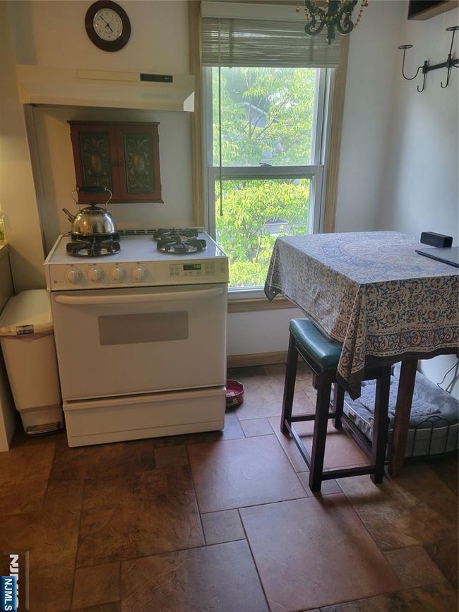 41 N Franklin Tpke, Condo with 2 bedrooms, 1 bathrooms and null parking in Ramsey NJ | Image 7