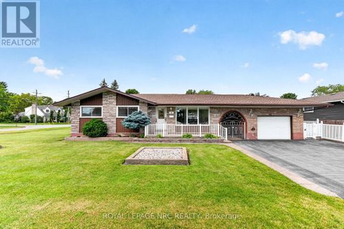 69 Royal Road, Port Colborne (Main Street), ON, L3K4B1 | Card Image