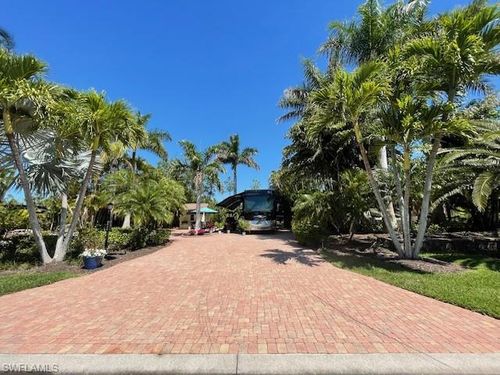 4842 Southern Breeze Dr, NAPLES, FL, 34114-9465 | Card Image