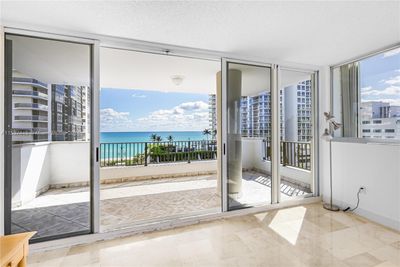 901 - 6422 Collins Ave, Condo with 2 bedrooms, 2 bathrooms and null parking in Miami Beach FL | Image 3