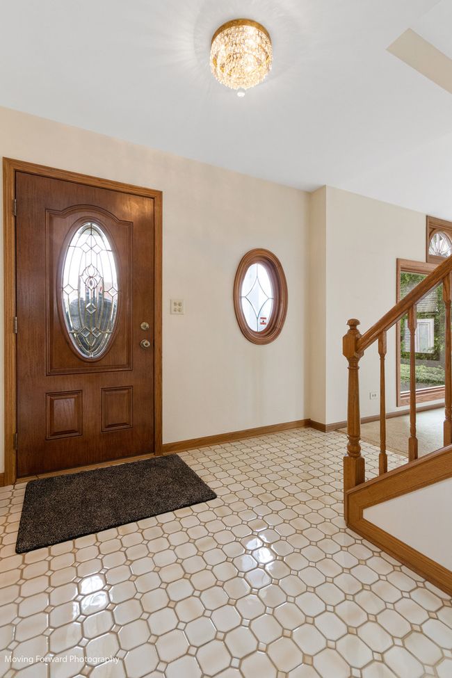 4331 N Cottonwood Trl, House other with 4 bedrooms, 3 bathrooms and 2 parking in Hoffman Estates IL | Image 4