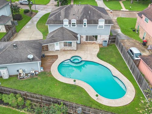 8211 Glencliffe Ln, Houston, TX, 77070-3643 | Card Image