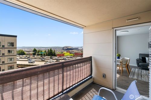 apt-705-321 10th Ave S, Seattle, WA, 98104-3716 | Card Image