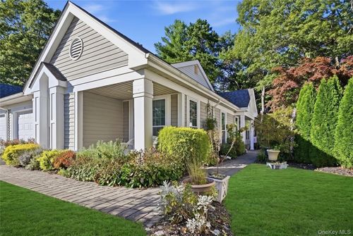9 Amagansett Ct, Ridge, NY, 11961-1603 | Card Image