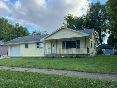 114 E Allen Street, House other with 3 bedrooms, 1 bathrooms and 5 parking in Farmer City IL | Image 1