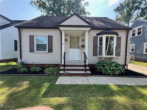 484 E 328th St, Willowick, OH, 44095-3310 | Card Image