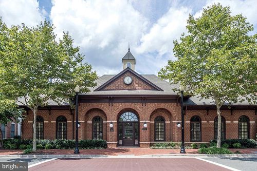 708 Day Ln, ALEXANDRIA, VA, 22314-6247 | Card Image