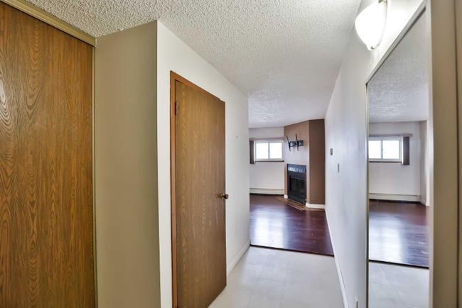 924 - 21 Berkeley Place W, Home with 2 bedrooms, 1 bathrooms and 1 parking in Lethbridge AB | Image 7