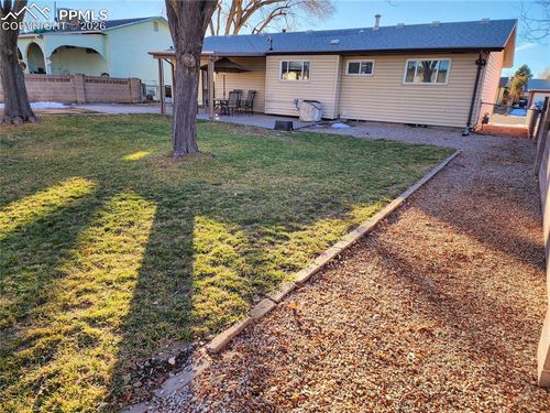 2126 Vinewood Ln, Pueblo, CO, 81005-2730 | Card Image