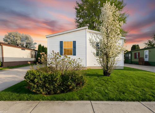 49982 Pennbrook Court, Shelby Charter Township, MI, 48317 | Card Image