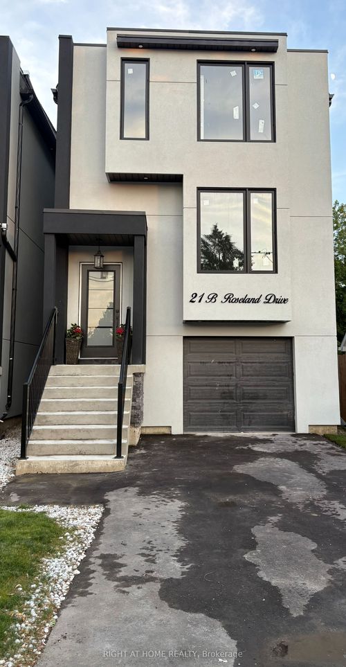 21B Roseland Dr, Toronto, ON, M8W1Y3 | Card Image