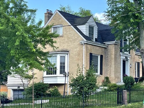 29 Highbourne Rd, Toronto, ON, M5P2J1 | Card Image