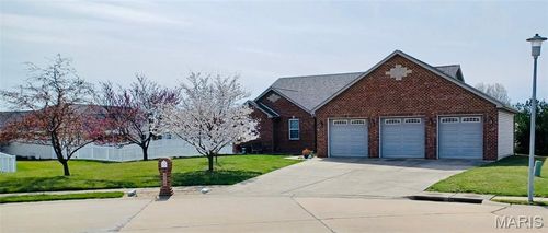 220 Sarah Ct, Waterloo, IL, 62298-5585 | Card Image