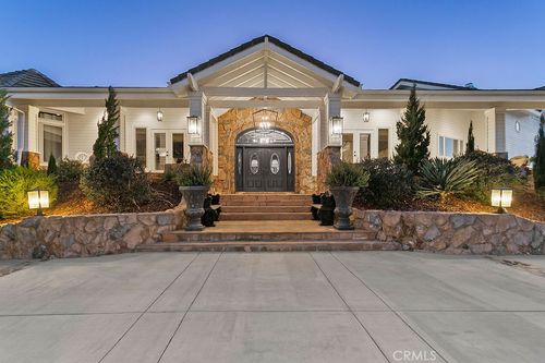 40075 Avenida La Cresta, Murrieta, CA, 92562 | Card Image
