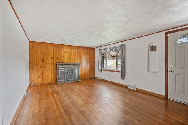 2034 Washington Blvd, House other with 3 bedrooms, 2 bathrooms and 2 parking in Glassport PA | Image 7
