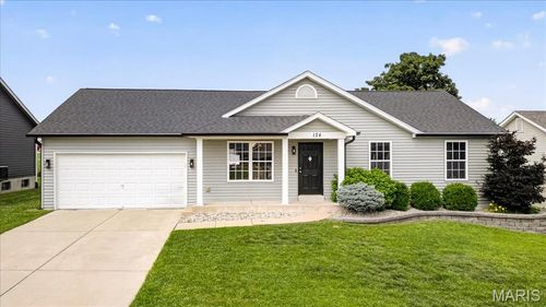 124 Brookshire Creek Dr, Wentzville, MO, 63385-5590 | Card Image