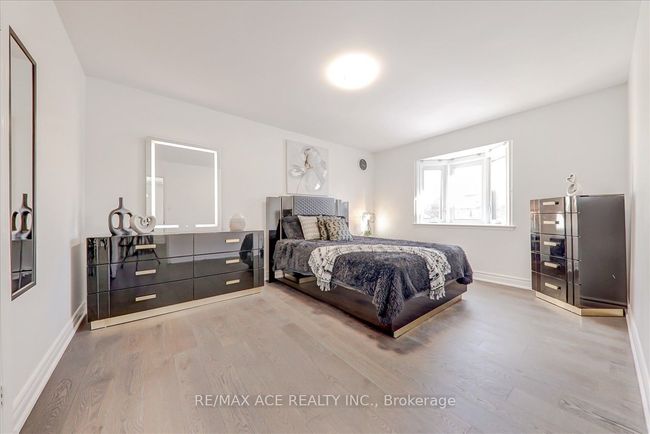 1579 Heathside Cres, House other with 7 bedrooms, 6 bathrooms and 4 parking in Pickering ON | Image 23