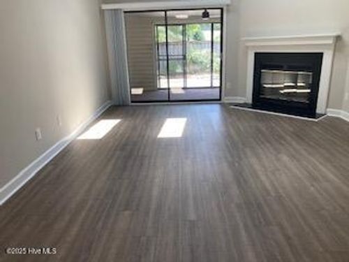 6035 Inland Greens Dr, Wilmington, NC, 28405-3875 | Card Image