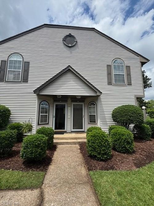 4657 Shallowford Cir, Virginia Beach, VA, 23462-7916 | Card Image