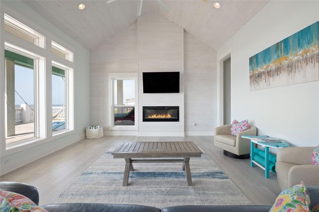 852 Lazy Ln, House other with 4 bedrooms, 3 bathrooms and 1 parking in Crystal Beach TX | Image 7