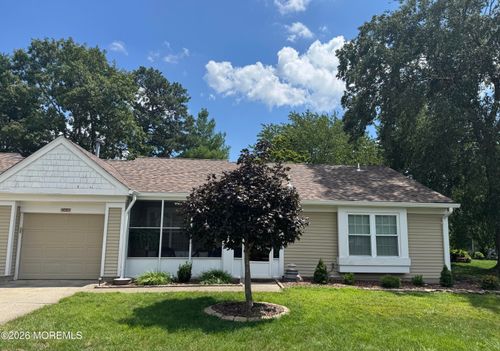 1064B Buckingham Dr, Manchester, NJ, 08759 | Card Image