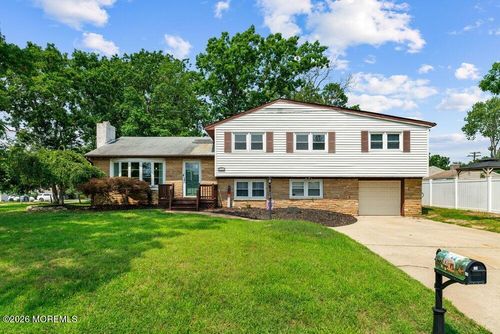 46 Newman Dr, Toms River, NJ, 08755-7386 | Card Image