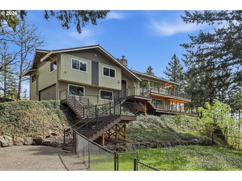 4011 Se Crown Rd, Camas, WA, 98607-9503 | Card Image